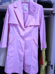 绮籽风衣外套，粉色，170/92B，九成新。不退不换。