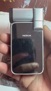 诺基亚N93i，变型金刚手机、成色如图，全原装手机，串吗合一