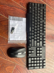 雷柏无线键盘鼠标套装一套，接收器原来的丢了，重新配的一个，已