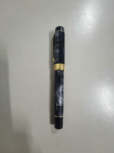 非常漂亮的一款钢笔，颜值非常在线。价格很美丽了。全新的