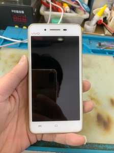 VIVO Y27 16G ，带1张8G内存卡，后置摄像头损坏