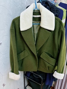 爱居兔的大衣，版型非常正，m码，320，原价688买的