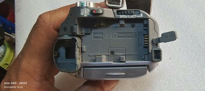 出售一台索尼数码录放一体机。微型数码摄像。成色如图。放抽屉里