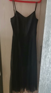 Lily黑色连衣裙，两件套，针织小上衣+吊带打底纱裙。