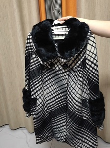 春款女式韩版羊毛大衣，古尚品牌，9层新，兔毛毛领，xxl码，
