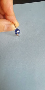周大福蓝宝石戒指，钢印拍了，没有保单，有明显使用痕迹，12圈