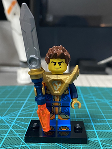乐高LEGO 未来骑士团 克雷 升级火焰剑 限定人仔CLAY