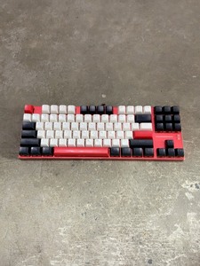 雷神红蜘蛛K750R 红轴，剪线机械键盘。