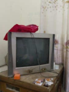 出长虹34寸的彩色电视机，成色较新，使用频率低，闲置在家。该