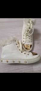 白色漆皮加绒休闲鞋  加厚绒可以过冬的漆皮面棉鞋 休闲时尚保