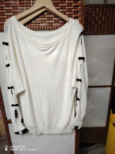 小衫，140斤以下能穿，白色，篇幅衫版，面料很软，可以贴身穿