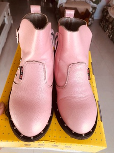 明璐童鞋，牛皮女童靴29码，内长19厘米，珠光粉，颜色很漂亮