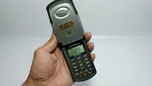 老手机摩托罗拉366C翻盖手机 怀旧收藏 影视摄影道具