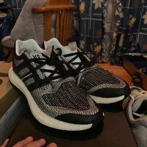 阿迪达斯 y3 pureboost 阴阳配色42码 原盒防尘