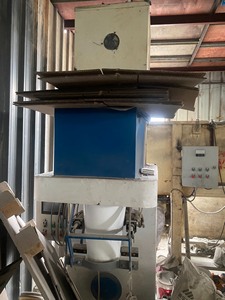 粉体自动称重包装机。闲置机器，很少用。在广州市白云区竹料
