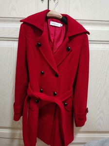 维拉德桑50%羊毛，红色大衣，11码。