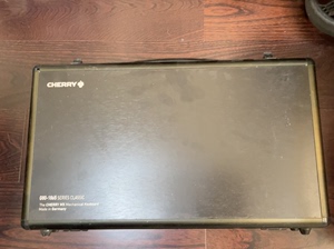 樱桃CHERRY G80-1865 限量奶轴机械键盘。带箱子