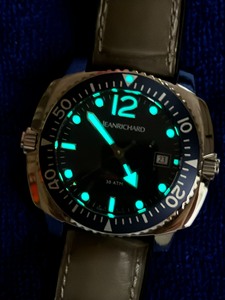 尚维沙潜水表，少见的海蓝色表面，潜水300米，表径40mm
