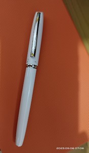 Pimio毕加索钢笔936财务特细0.38（白色），几乎全新