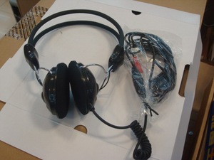 华业高宝 A-626专业级耳机 头戴护耳式 纯正音色 高品质低音耳机