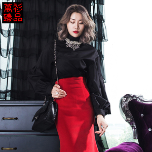 万衫臻品 黑色衬衫➕红色羊绒裙