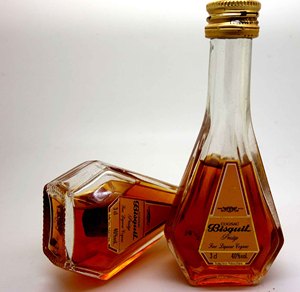 酒版  百事吉 特醇BISQUIT 三角瓶 酒版  旧版