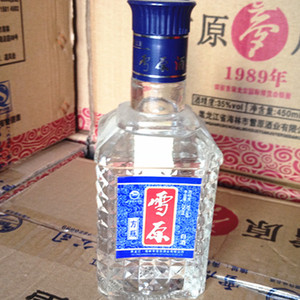 黑龙江东北林海雪原贵酒牡丹江海林地产原装保真蓝标方瓶外供
