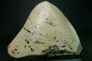 转行 清仓 标价的5折 天然寿山石  结晶花坑原石H013 重量82克