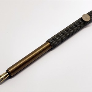 一款收纳起 只有8.5c式的便携m口袋钢笔来黄铜手作笔杆使用墨胆