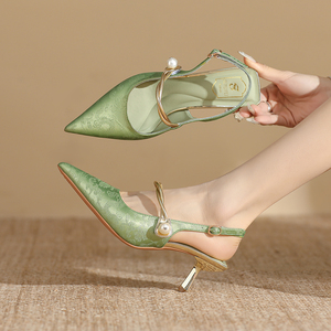 薄荷绿新中式国风鞋淑女女复古夏季新款绸缎高跟凉鞋单鞋气质绿色