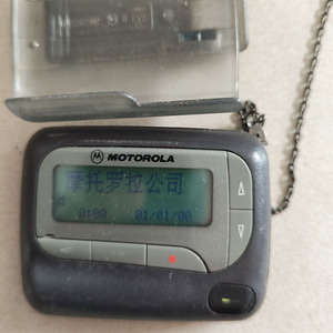 摩托罗拉呼机 影视道具老传呼机 呼机 BB机 BP机 CALL机寻呼机