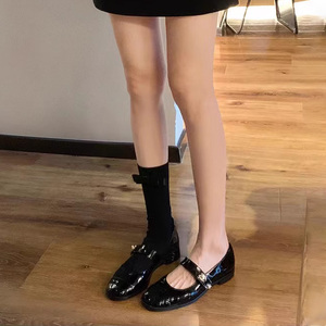 小香风扣带玛丽珍女鞋子2023秋冬新款法式平底单鞋低跟粗跟小皮鞋