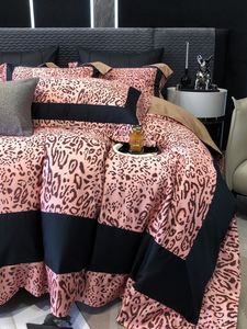 小富婆的一天︱欧美高端四件套全棉粉色豹纹被套床单纯棉床上用品