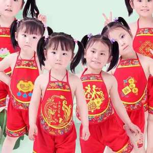 儿童肚兜网红新款儿童套装幼儿园六一表演服大红围兜宝宝薄款中国