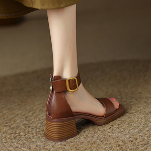 真皮厚底棕色复古一字带罗马凉鞋女粗跟软底后包跟夏季新款高跟鞋
