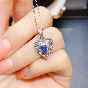 925银镶嵌天然蓝宝石锁骨吊坠爱心设计款甜美气质装饰项链礼物