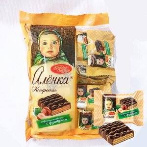 进口俄罗斯榛子仁味巧克力威化饼干糖果250g大头娃娃礼品袋零食品