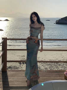 新中式复古油画印花吊带半裙套装夏小众设计性感辣妹海边度假长裙