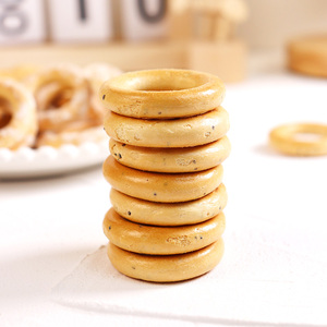 俄罗斯进口小面包圈列巴圈美味饼干早餐饼食品300克满36元包邮