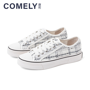 comely康莉春秋新款时尚黑白格子板鞋，几乎全新，无瑕疵。