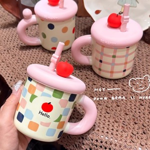 家用釉下彩马克杯创意可爱杯子苹果卡通杯子女生陶瓷带盖吸管水杯