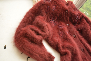 掉毛少！安哥拉兔毛酒红色重工刺绣蝙蝠袖宽松加厚温暖开衫外套女
