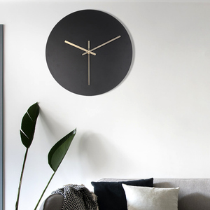 现代北欧极简客厅挂钟金属黑色无数字钟表家用圆形个性时钟静音