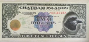 新西兰查塔姆群岛塑料钞2元 1999年版金色标签 好号J90018318A