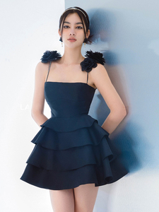 越南小众设计师立体花朵荷叶裙摆水钻吊带连衣裙气质显瘦小黑裙女