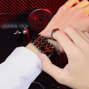 韩版LED夜光手链表情侣表手镯手表青少年黑科技个性炫酷男电子表