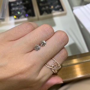 日本专柜轻奢珠宝定制18K黄金玫瑰金简约超闪单颗钻石耳钉GIA证书
