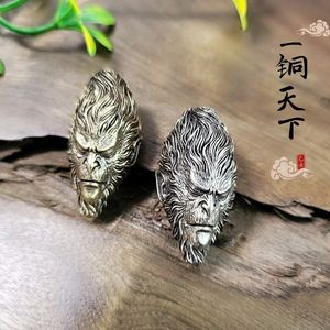 黄白铜静思大圣悟空刀坠EDC伞绳坠手电筒坠钥匙挂件包挂件DIY