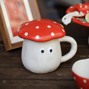拾器集红蘑菇陶瓷杯水杯大容量马克杯卡通咖啡杯喜庆餐具带盖杯子
