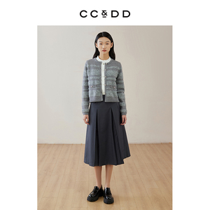 CCDD2024春季新款女装时尚百搭灰色短款小开衫圆领长袖针织外套